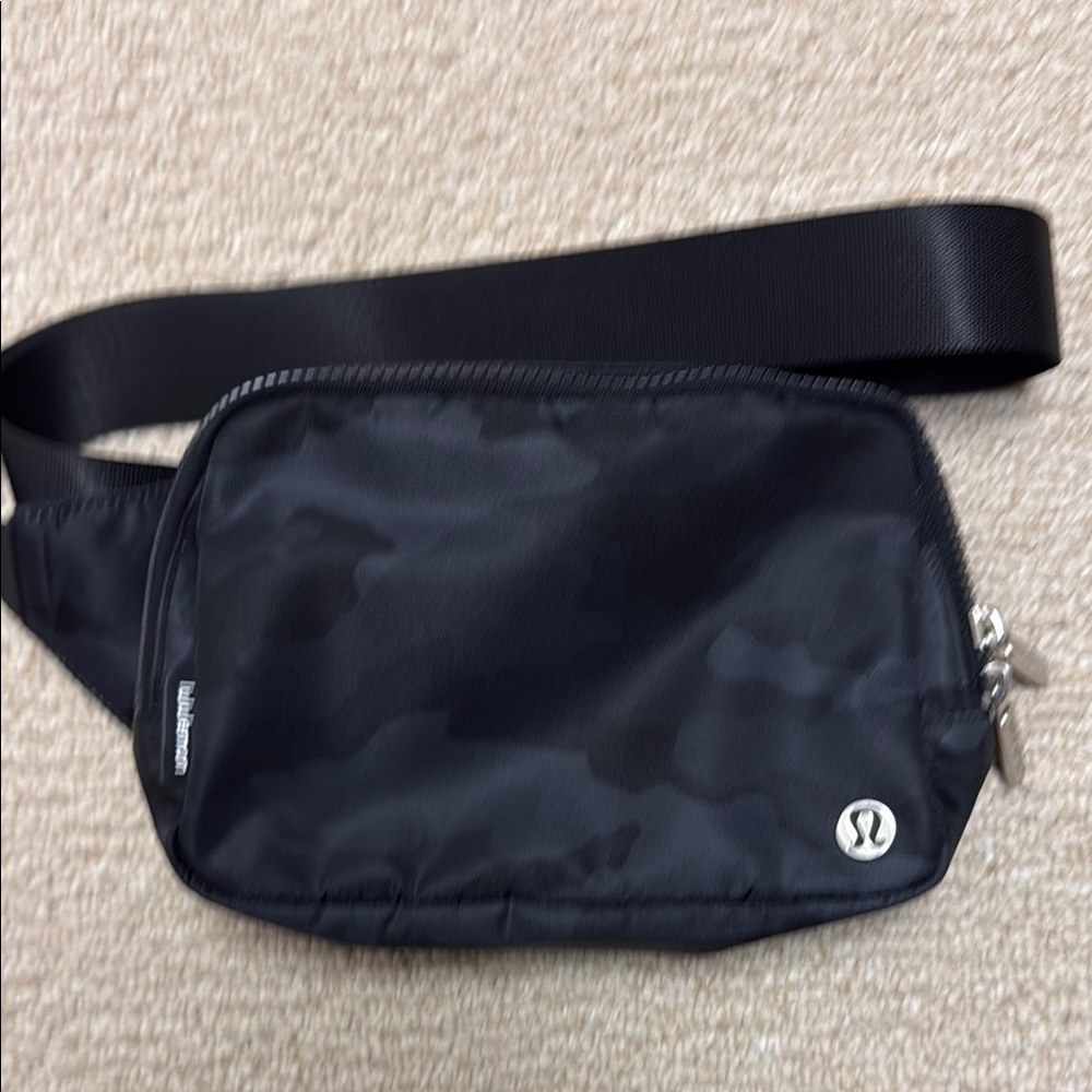Lululemon athletica Black Camo Every Day Belt Bag
